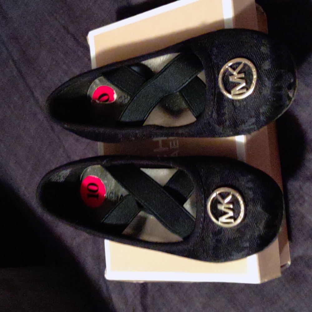 Black Michael Kors size 10 girls shoes - Picture 6 of 6